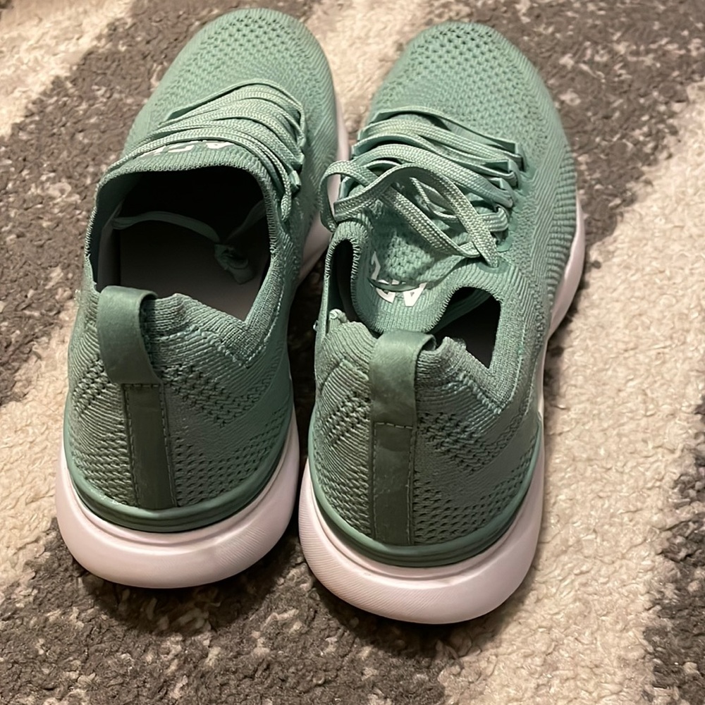 APL techloom breeze gym shoes